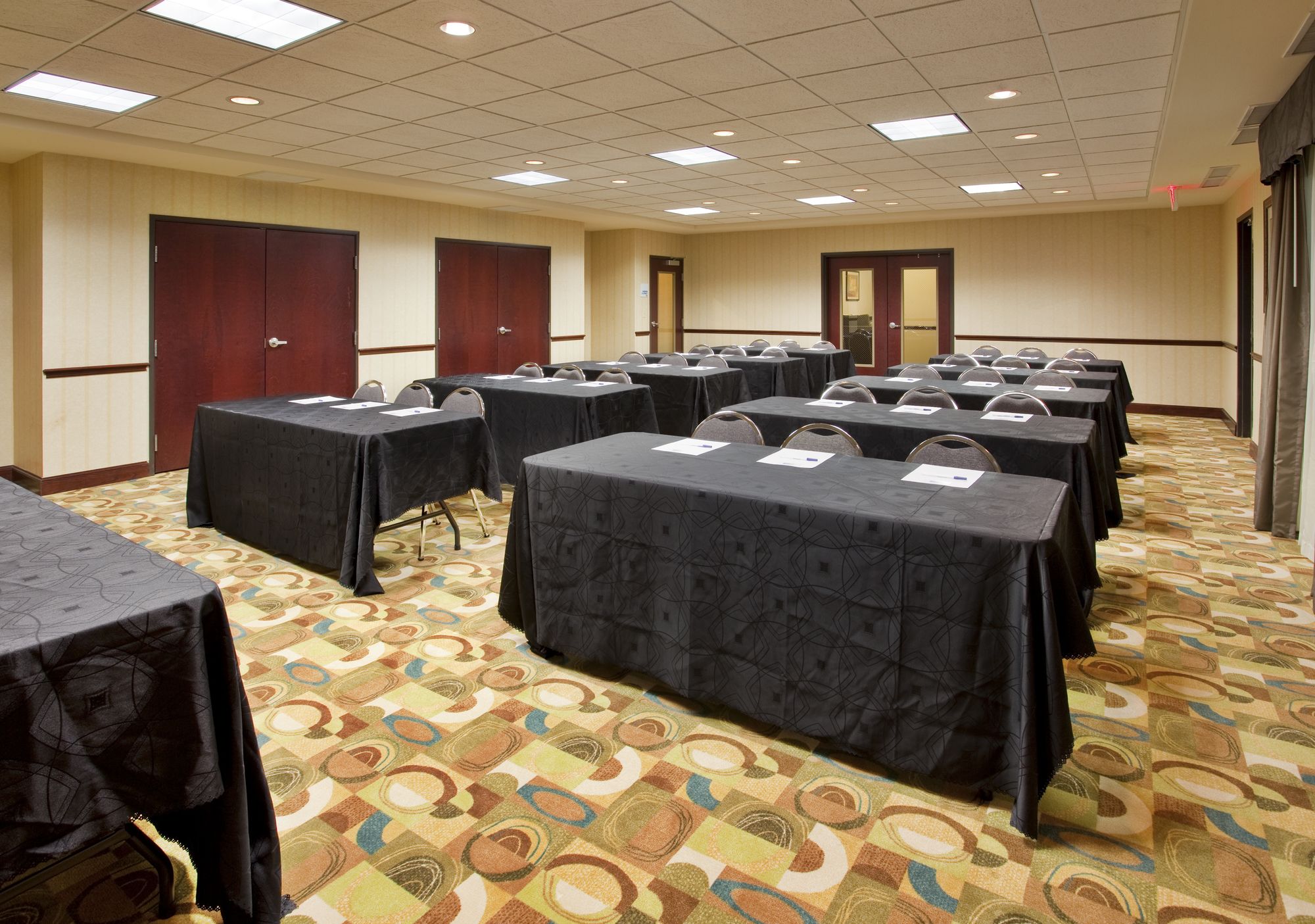 Holiday Inn Express & Suites Guthrie North Edmond