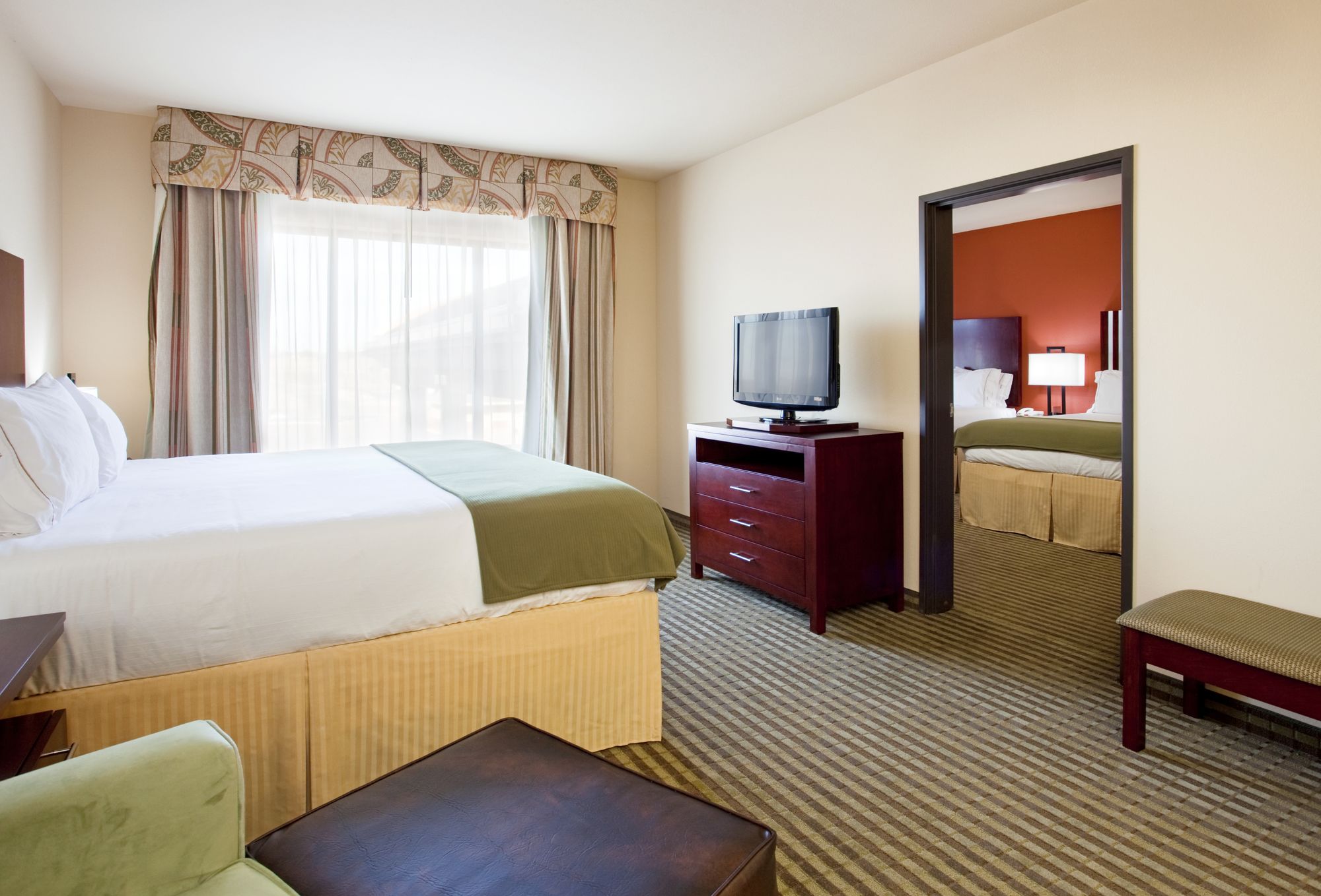 Holiday Inn Express & Suites Guthrie North Edmond