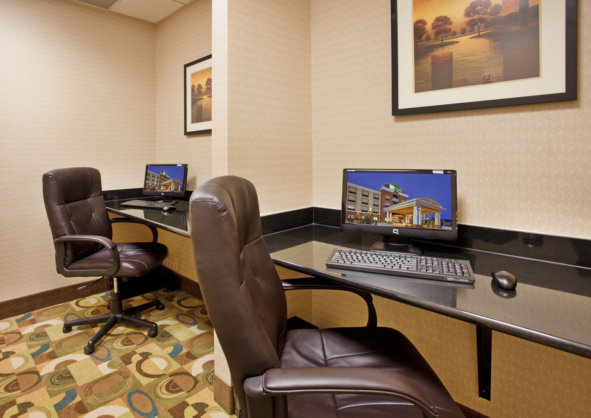 Holiday Inn Express & Suites Guthrie North Edmond