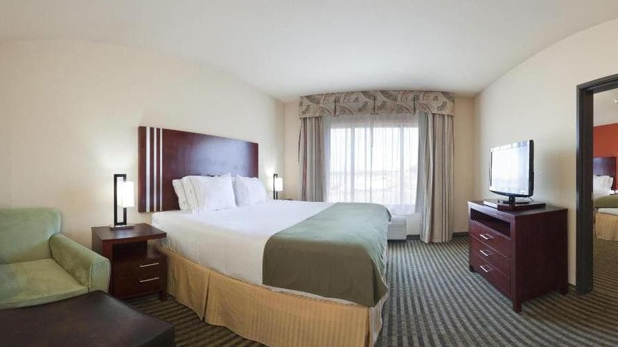 Holiday Inn Express & Suites Guthrie North Edmond