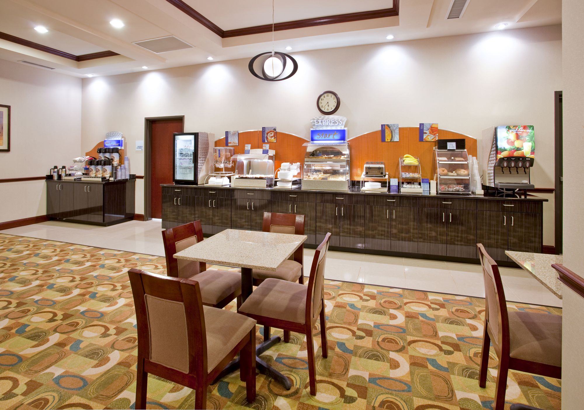 Holiday Inn Express & Suites Guthrie North Edmond