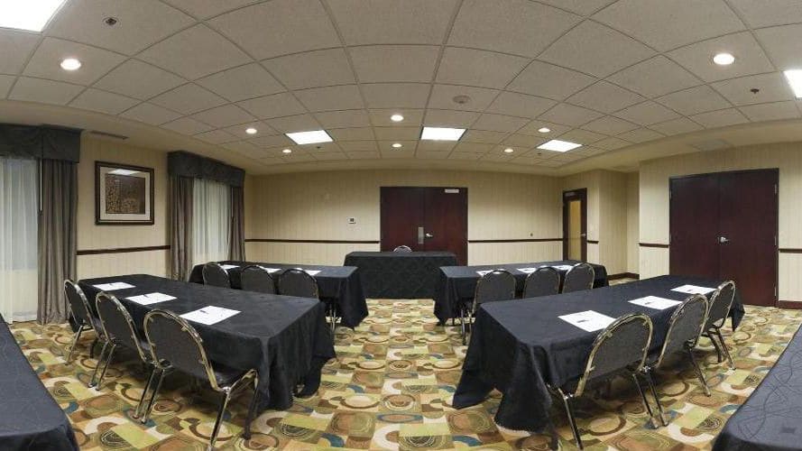 Holiday Inn Express & Suites Guthrie North Edmond