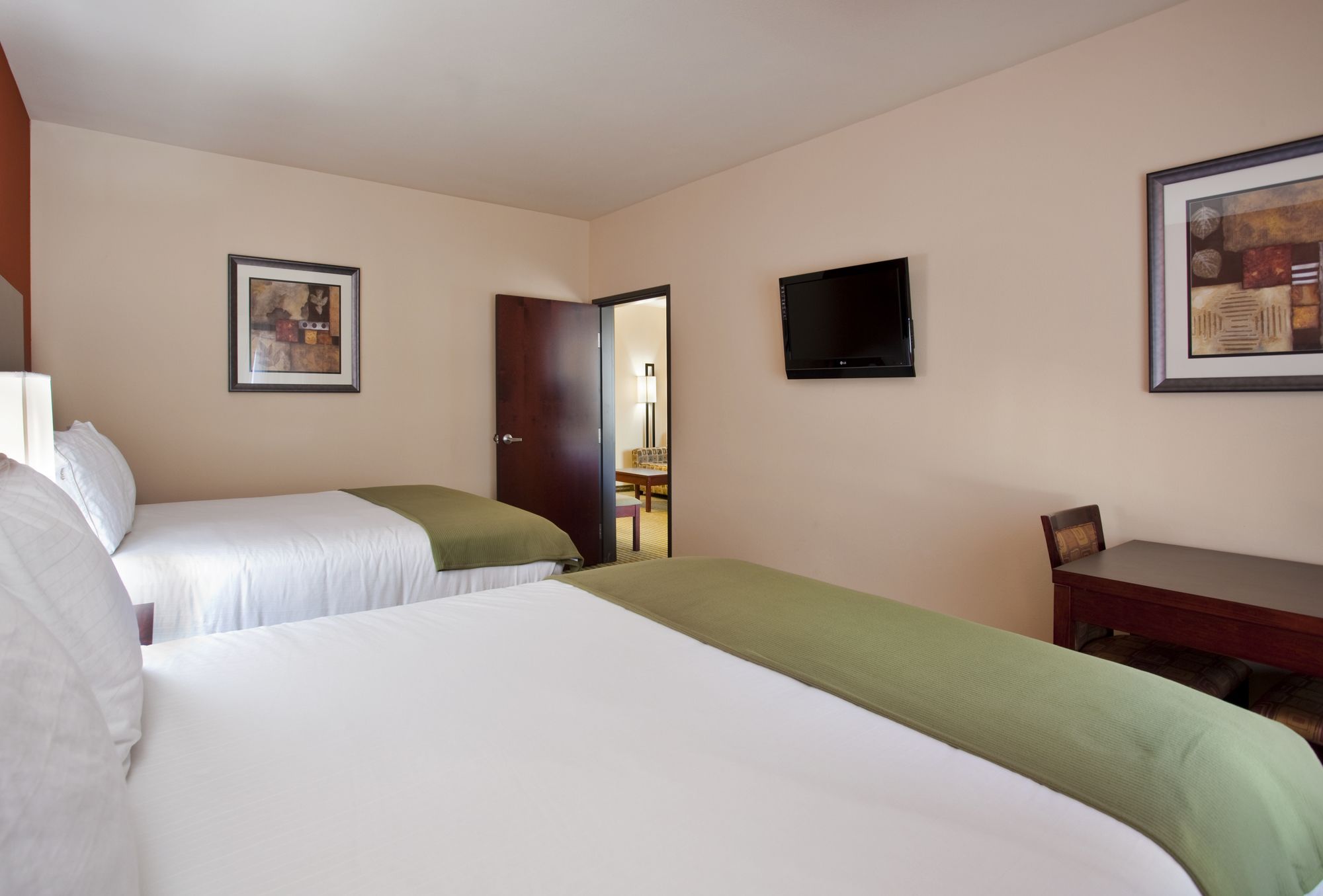 Holiday Inn Express & Suites Guthrie North Edmond