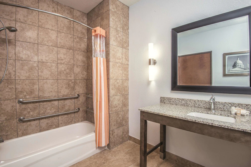 La Quinta Inn & Suites by Wyndham Guthrie