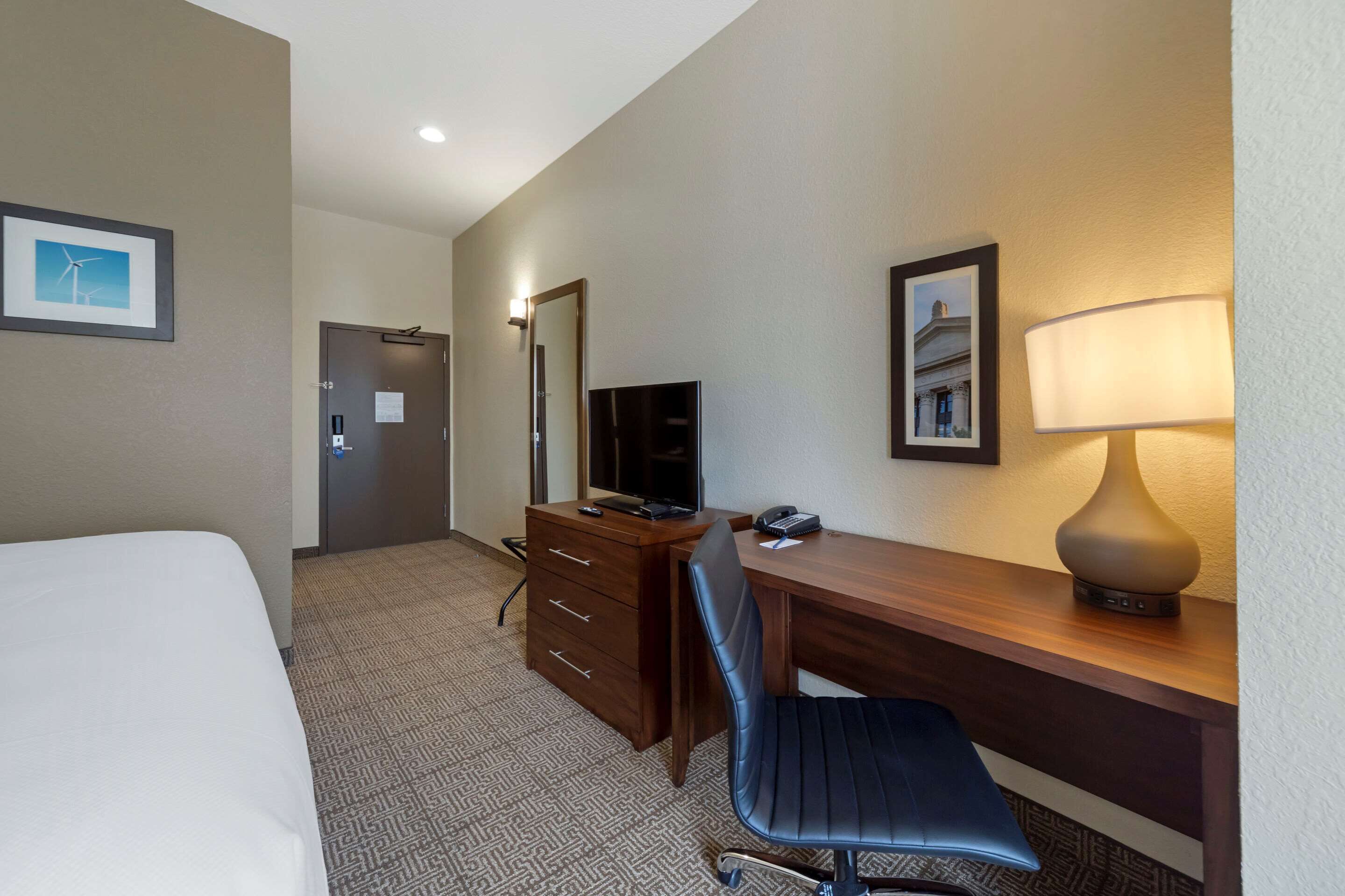 Comfort Inn & Suites Harrah