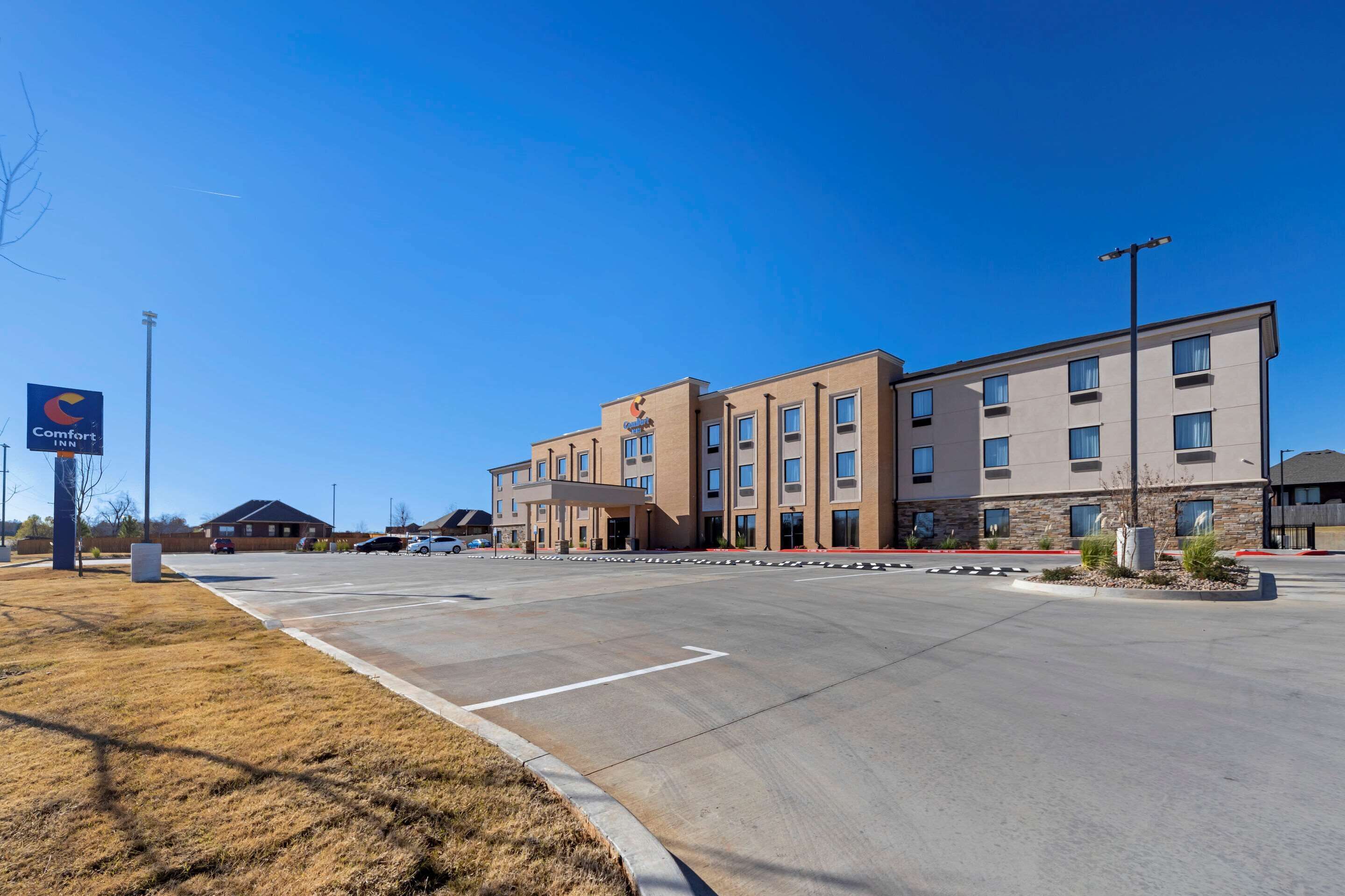 Comfort Inn & Suites Harrah