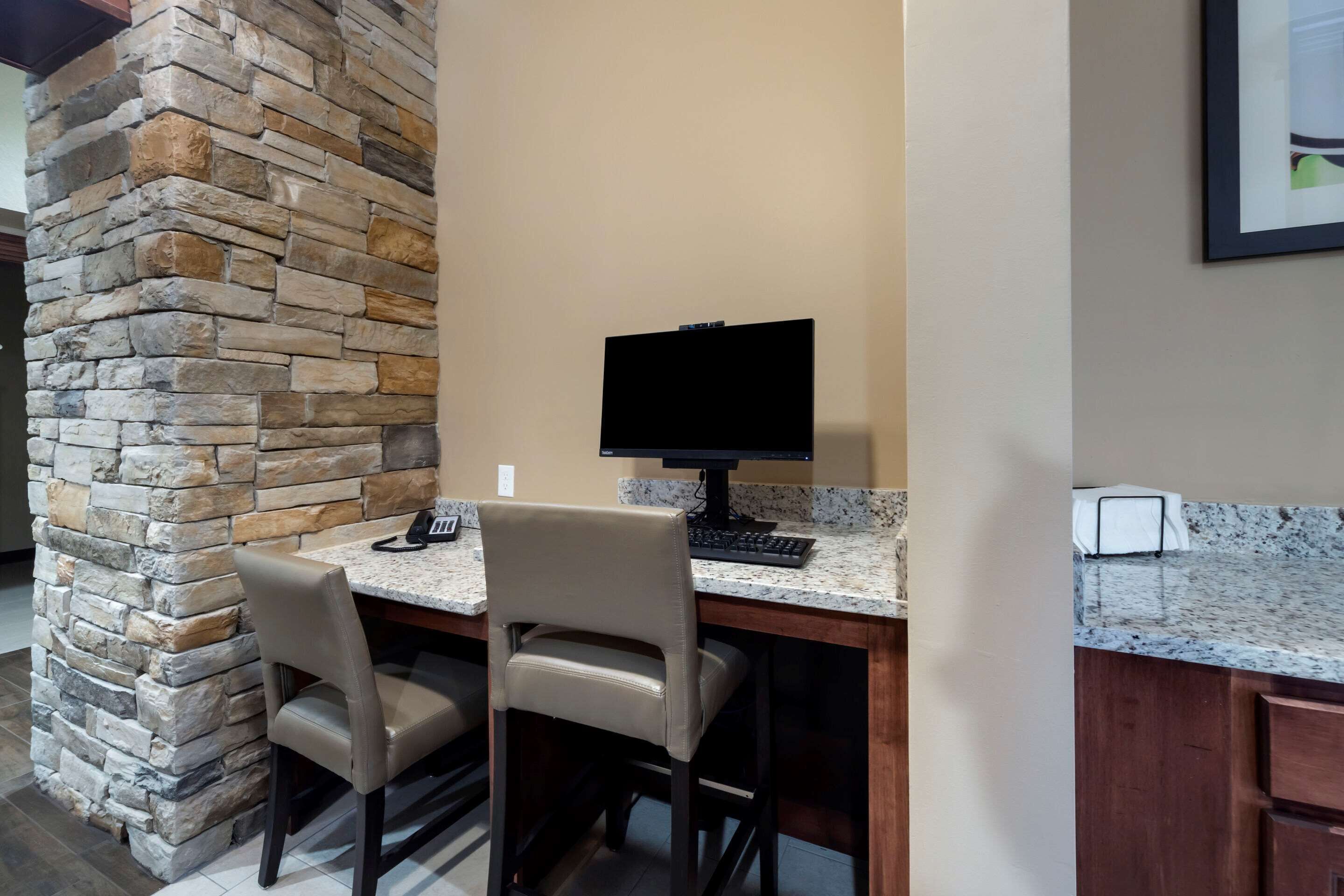 Comfort Inn & Suites Harrah