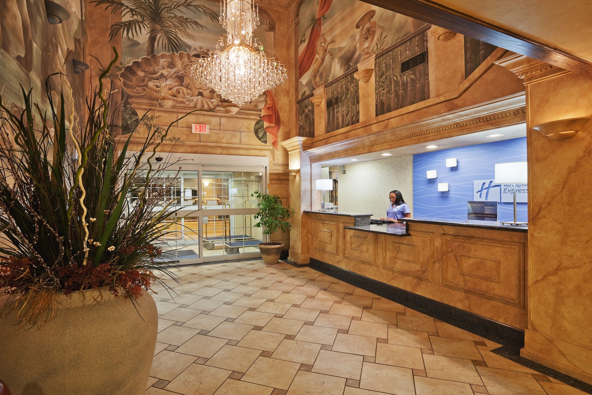 Holiday Inn Express & Suites Jenks