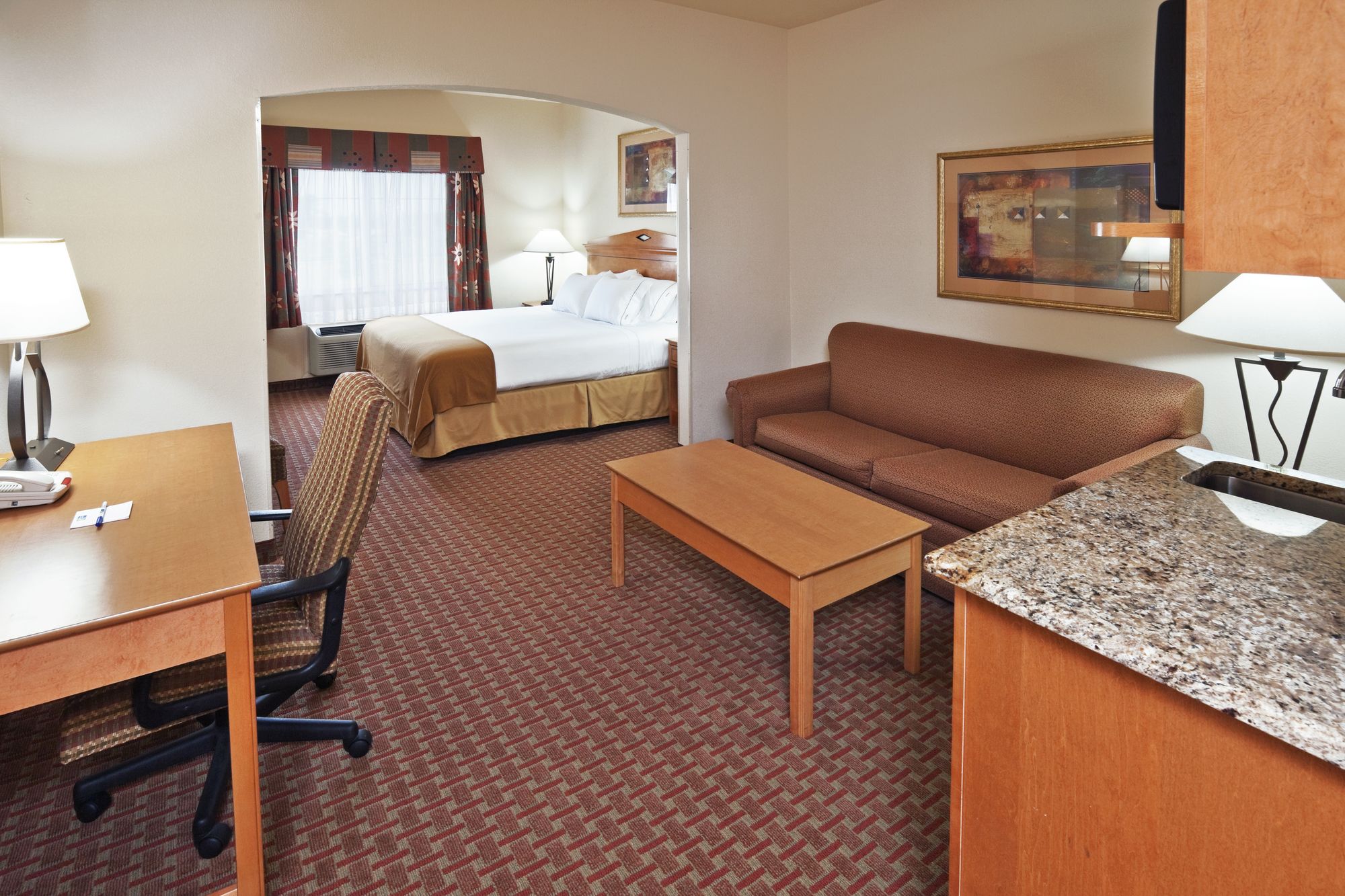 Holiday Inn Express & Suites Jenks