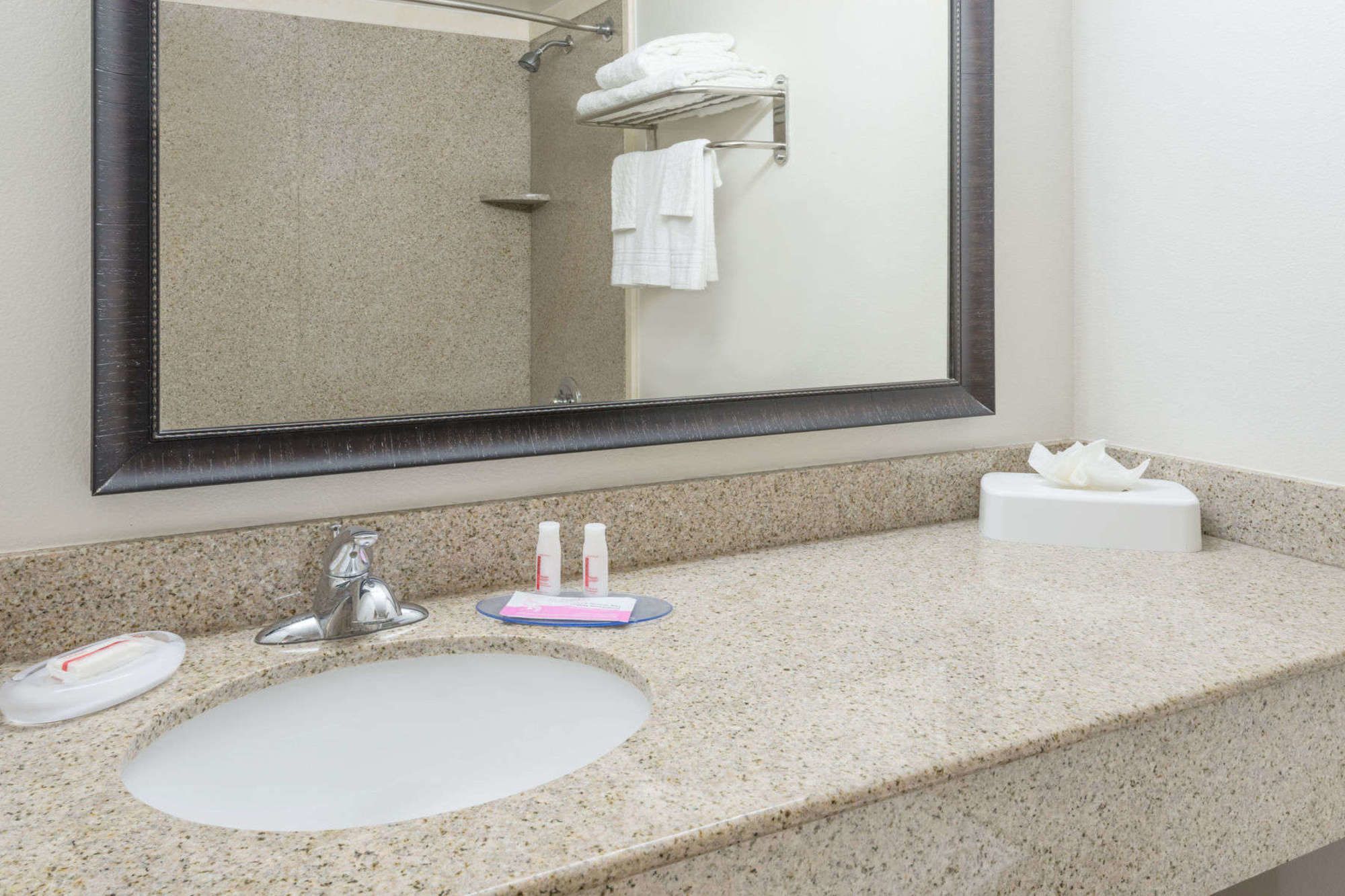 Holiday Inn Express & Suites Jenks
