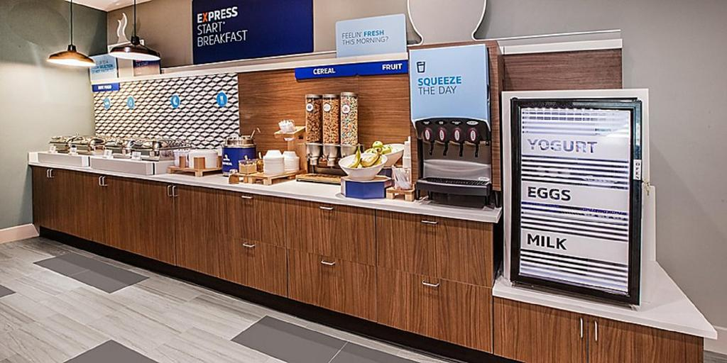Holiday Inn Express & Suites Kingfisher