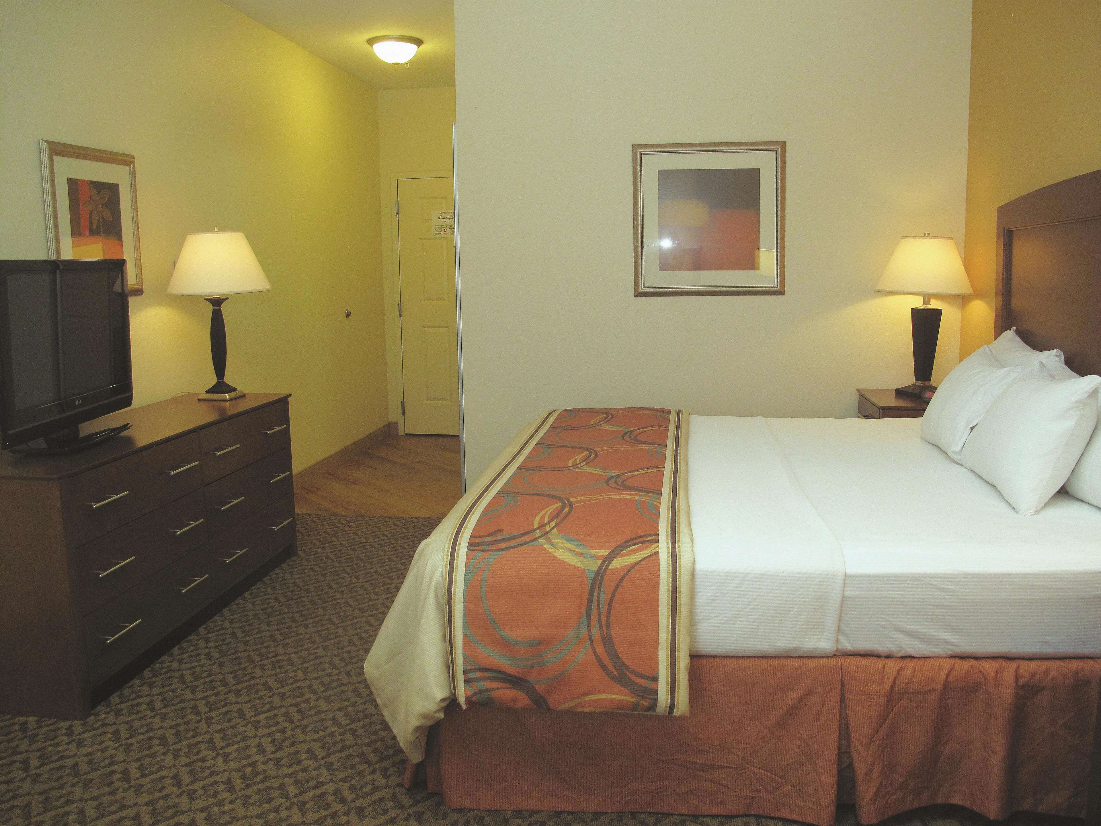 La Quinta Inn & Suites by Wyndham Lawton / Fort Sill