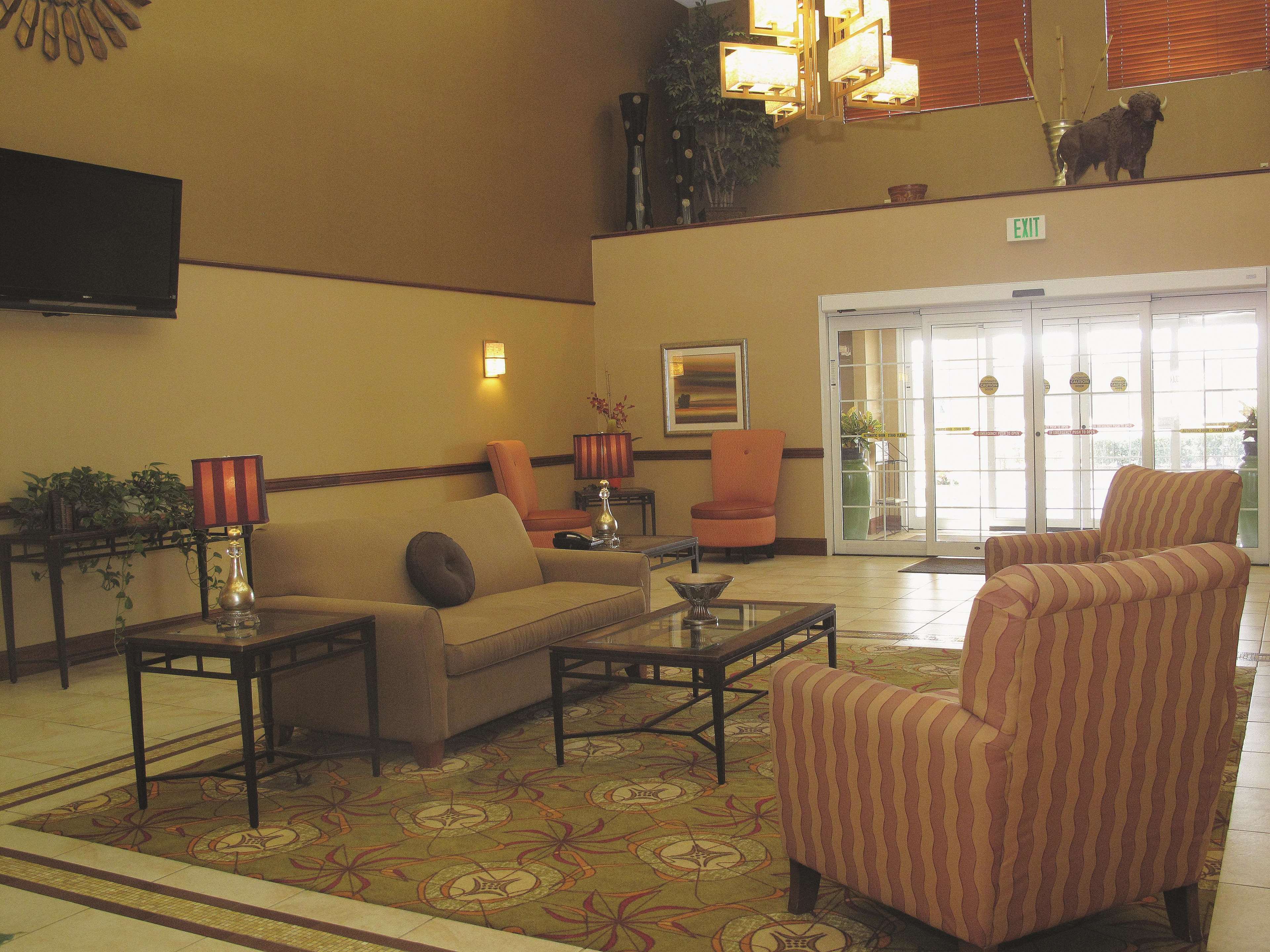 La Quinta Inn & Suites by Wyndham Lawton / Fort Sill