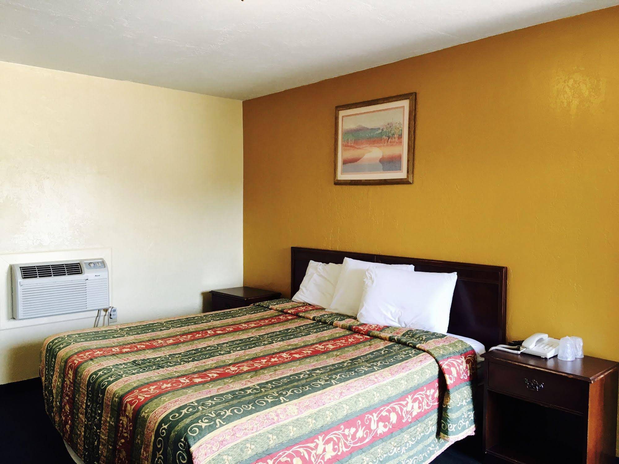 Relax Inn Lawton