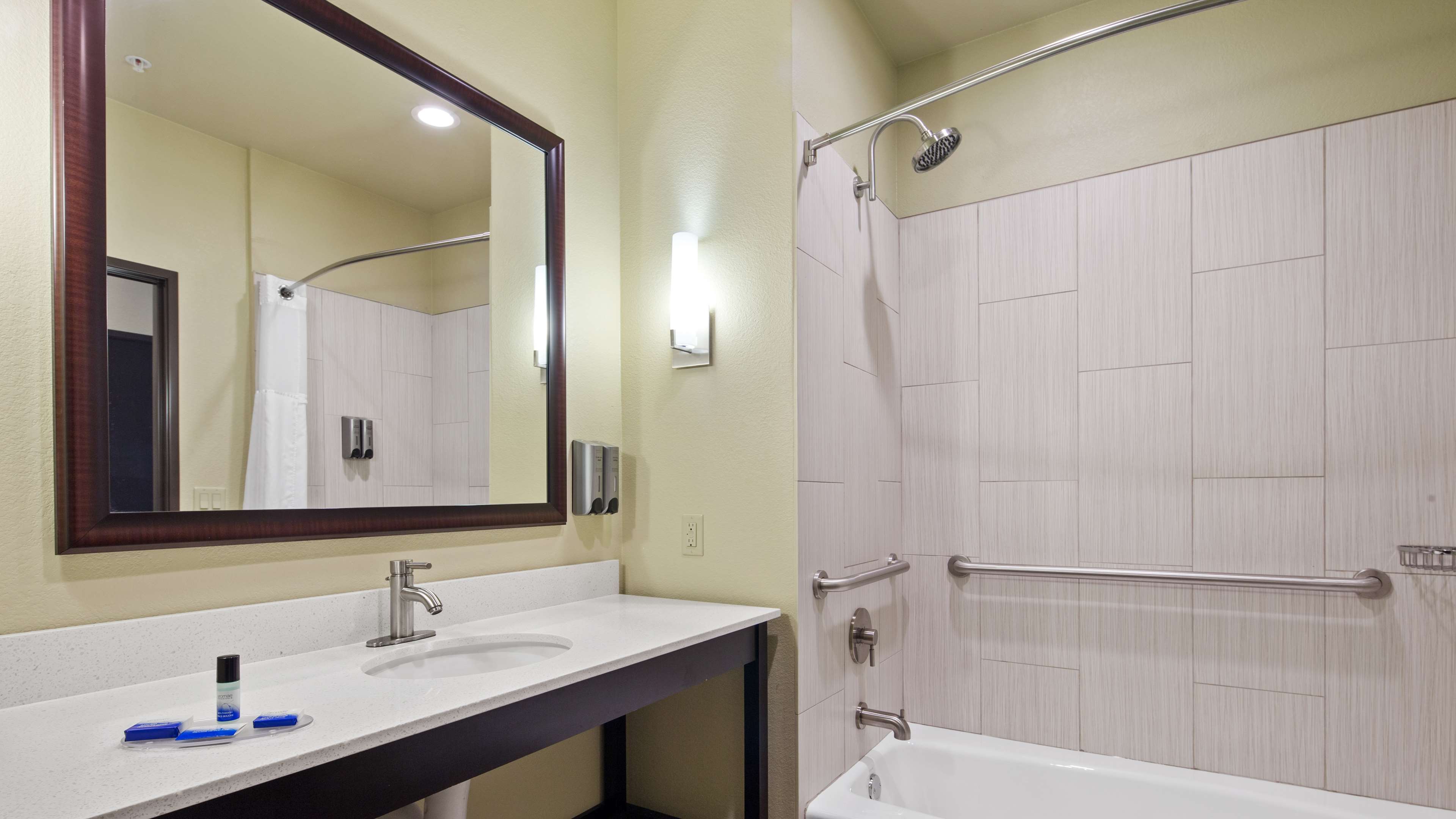 Best Western Lindsay Inn & Suites