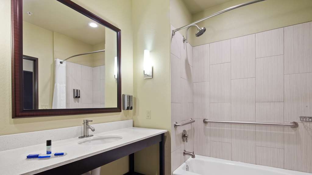 Best Western Lindsay Inn & Suites