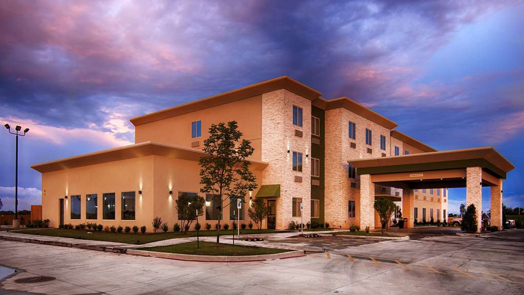 Best Western Lindsay Inn & Suites