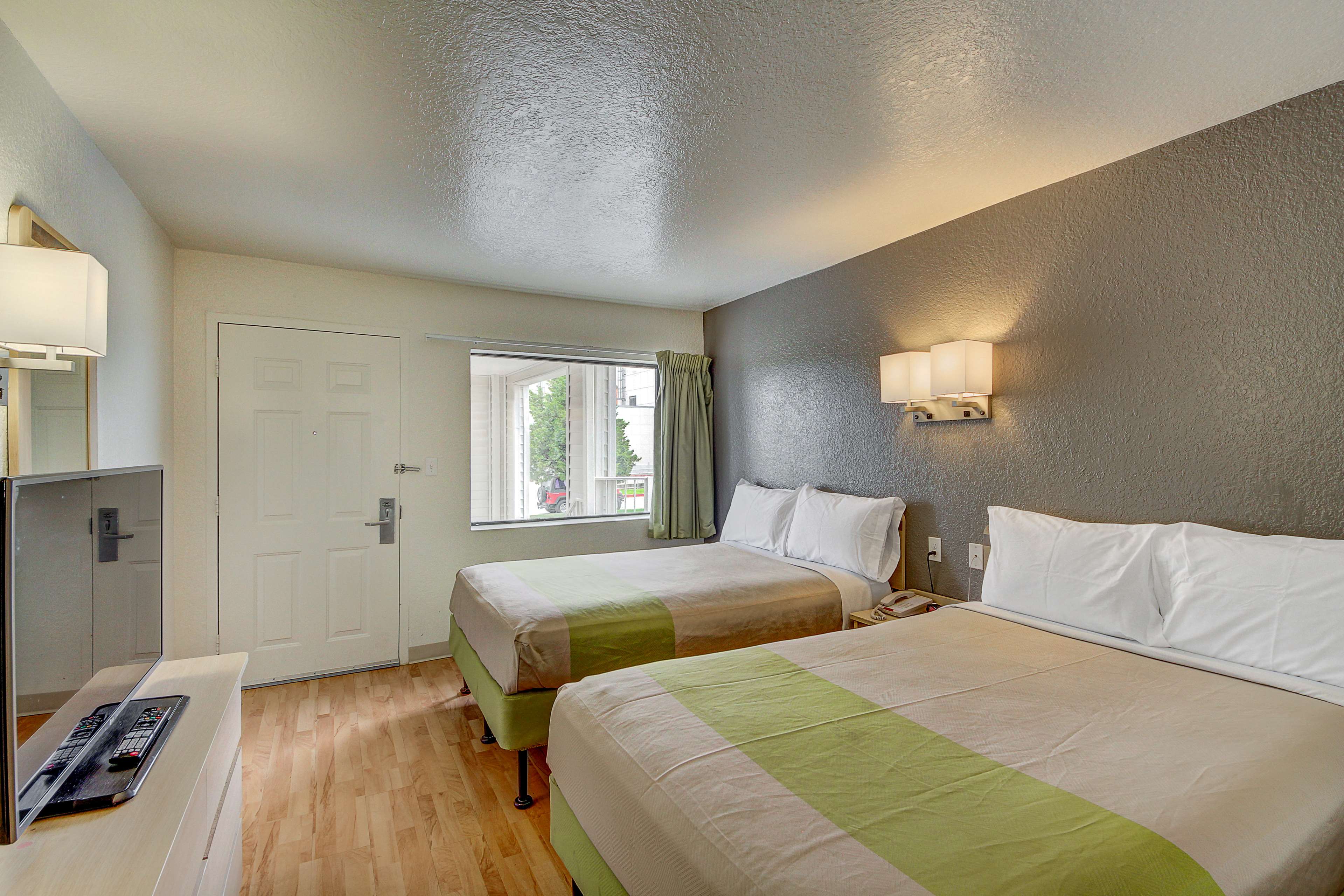 Studio 6 Midwest City, OK - Oklahoma City