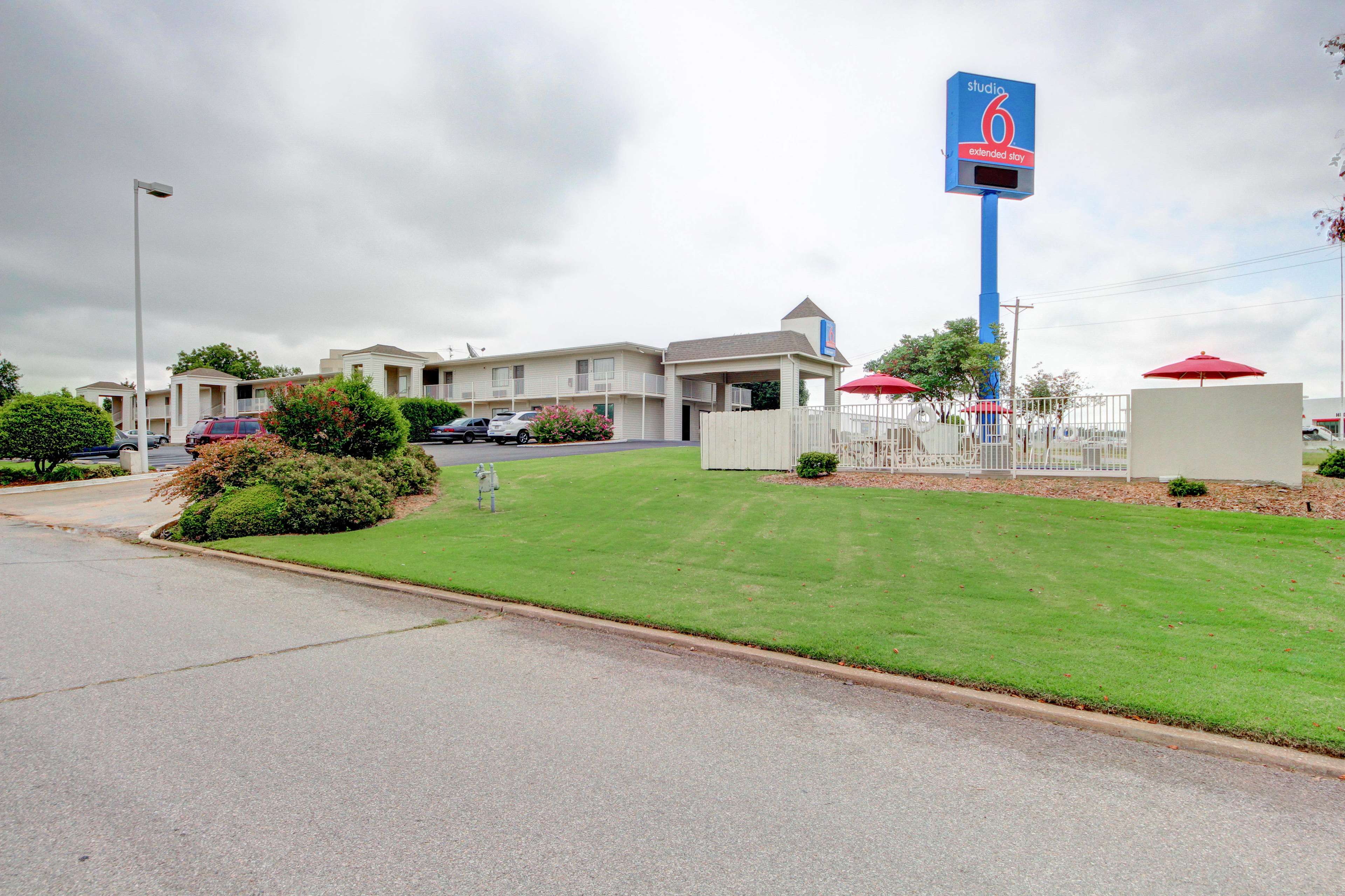 Studio 6 Midwest City, OK - Oklahoma City