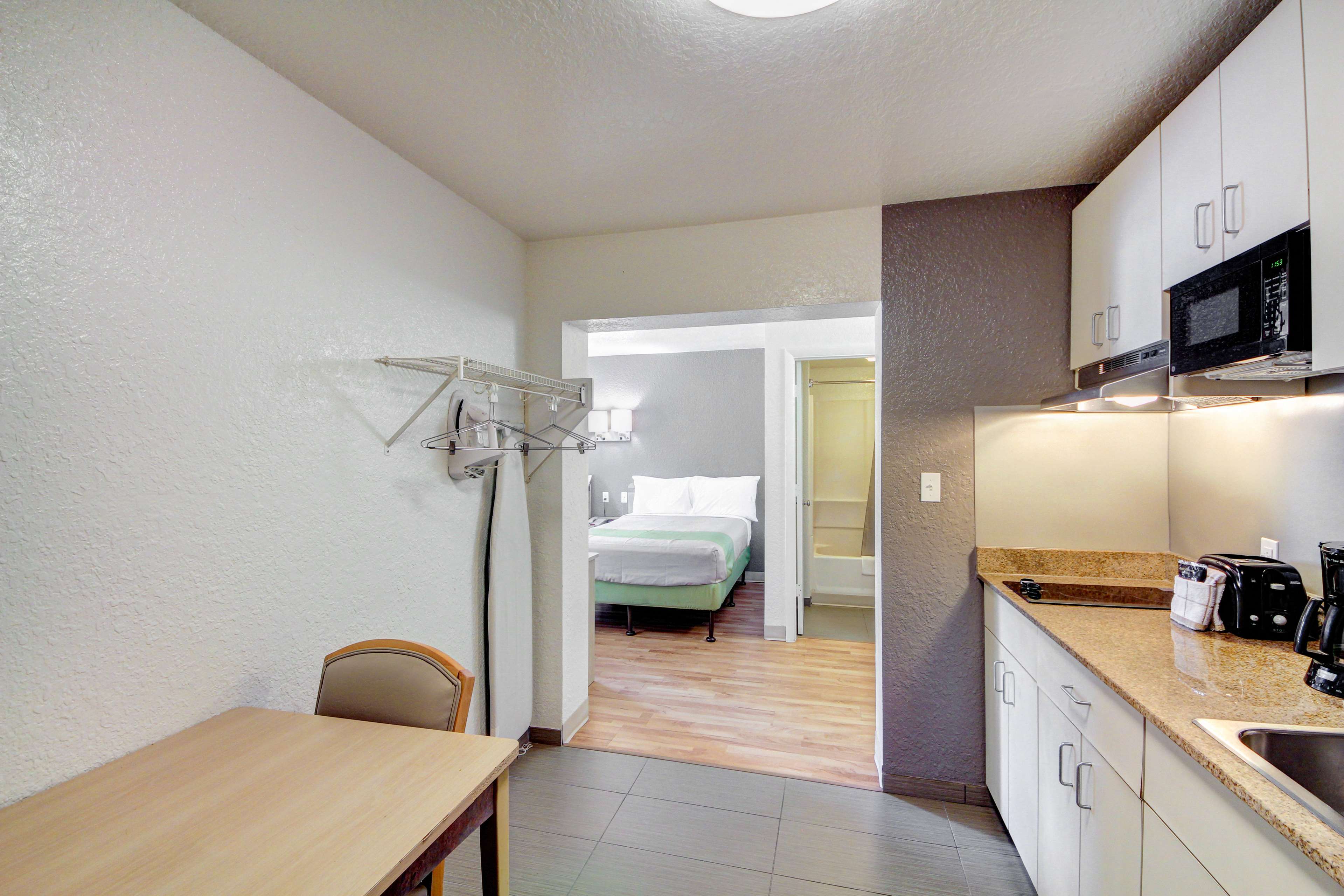 Studio 6 Midwest City, OK - Oklahoma City