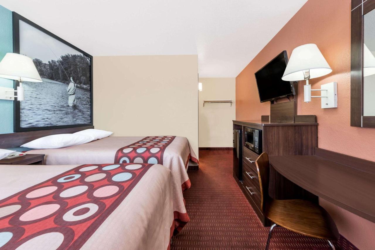 Super 8 by Wyndham Midwest City OK