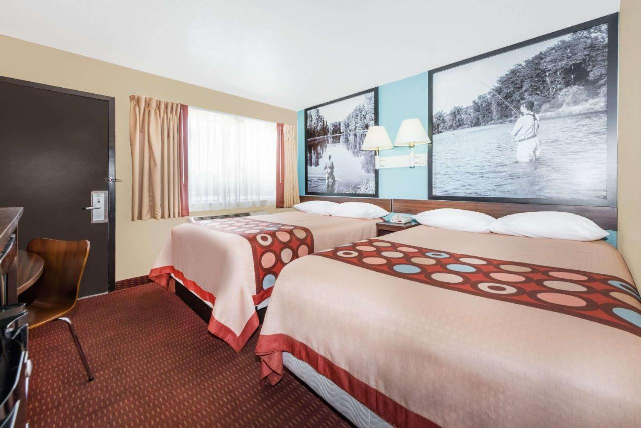 Super 8 by Wyndham Midwest City OK
