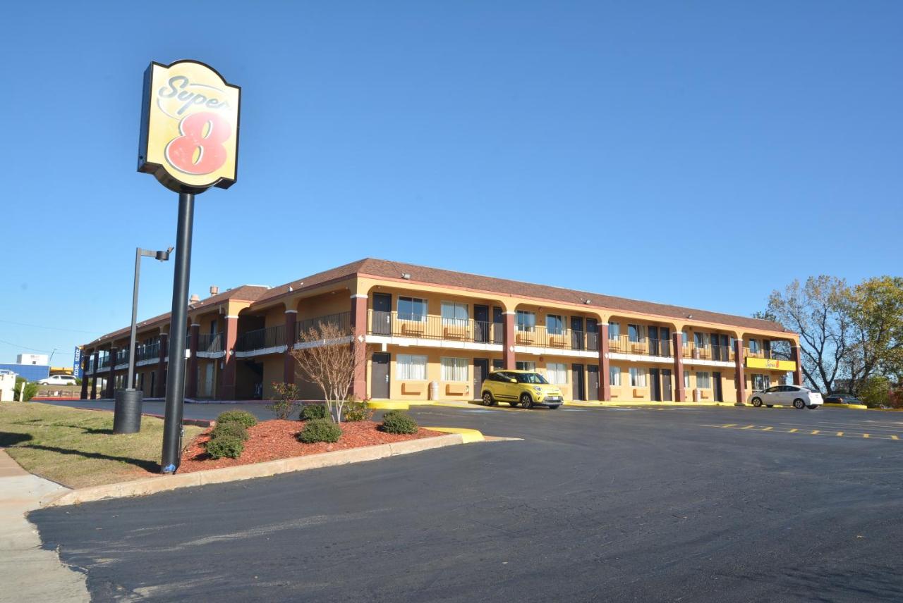 Super 8 by Wyndham Midwest City OK