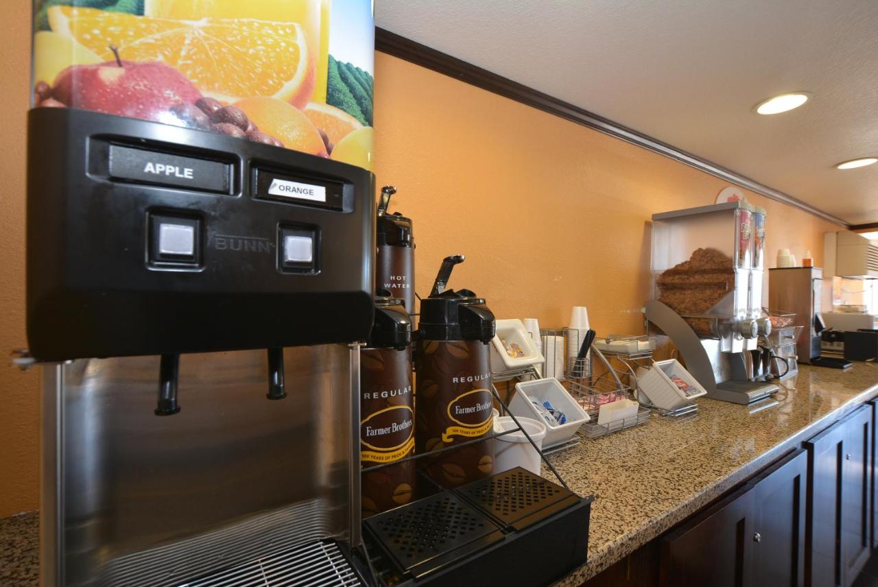 Super 8 by Wyndham Midwest City OK