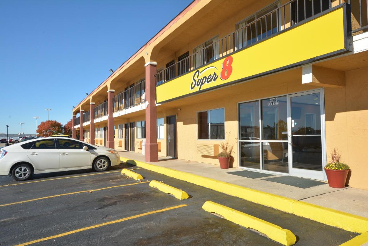 Super 8 by Wyndham Midwest City OK