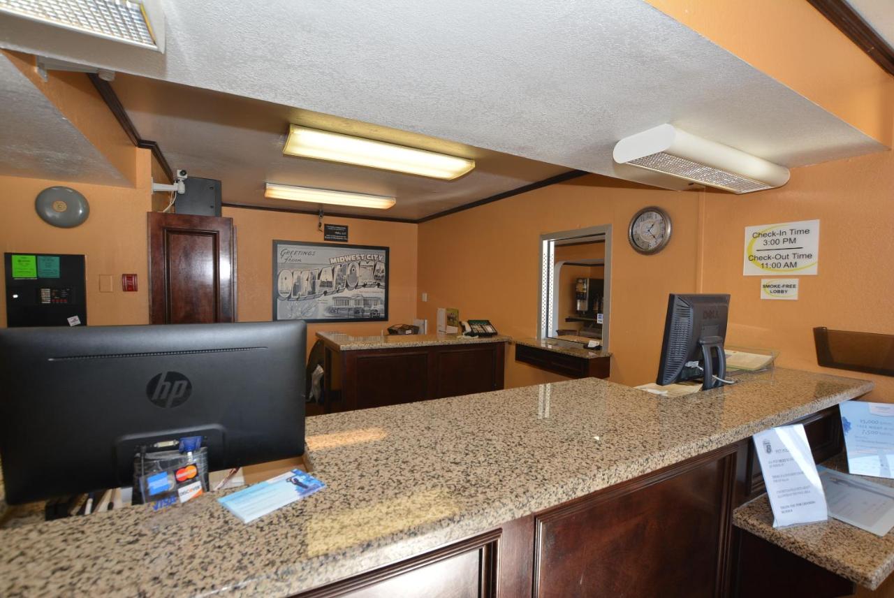 Super 8 by Wyndham Midwest City OK