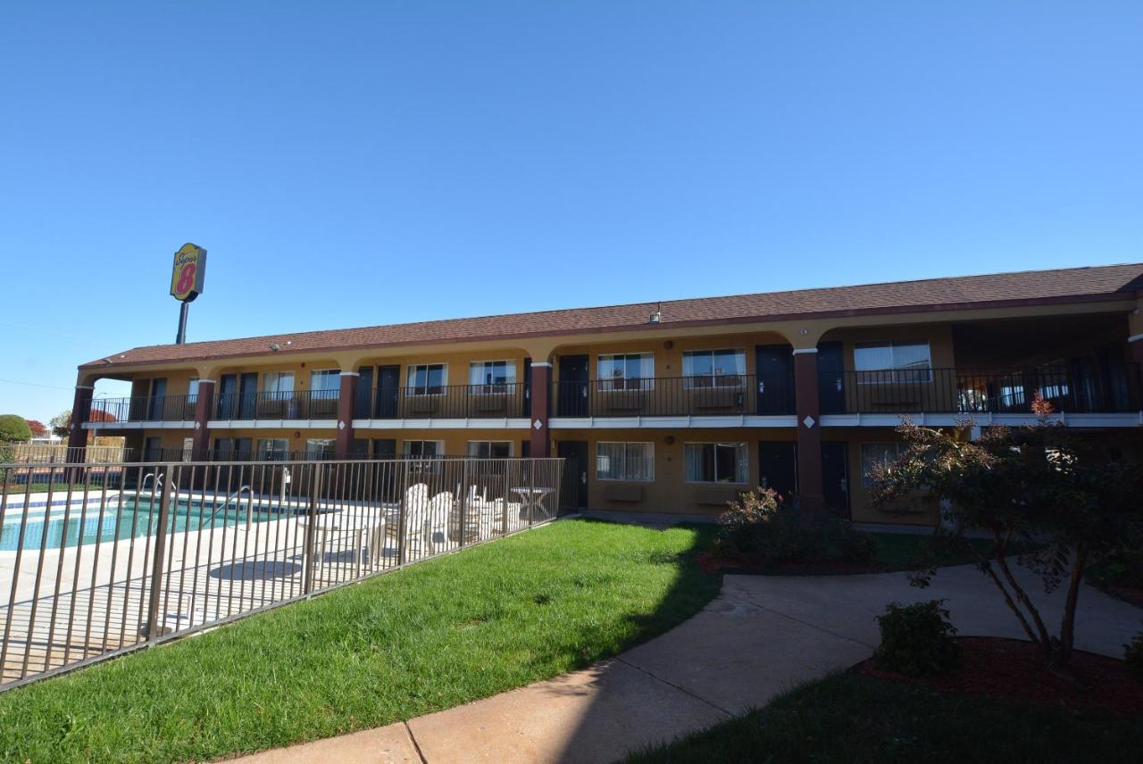 Super 8 by Wyndham Midwest City OK