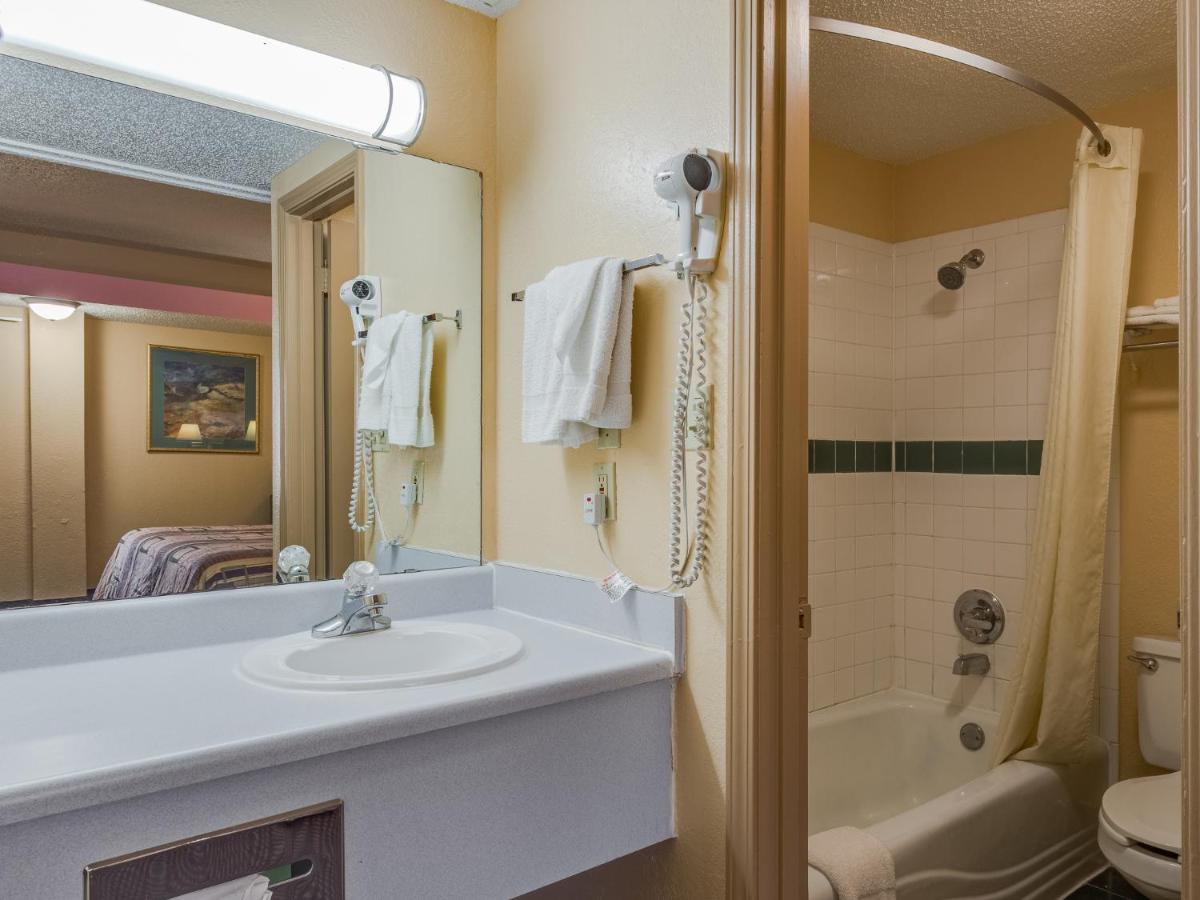Travelers Inn Midwest City