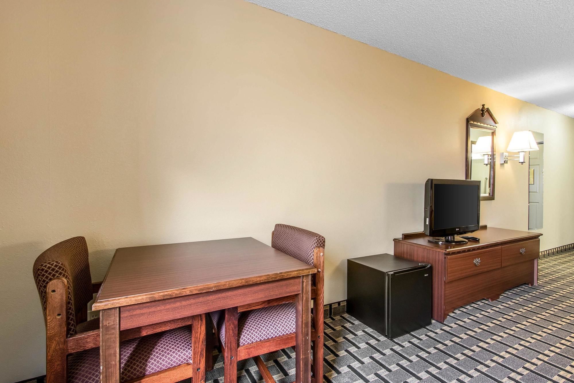 Quality Inn Moore - Oklahoma City