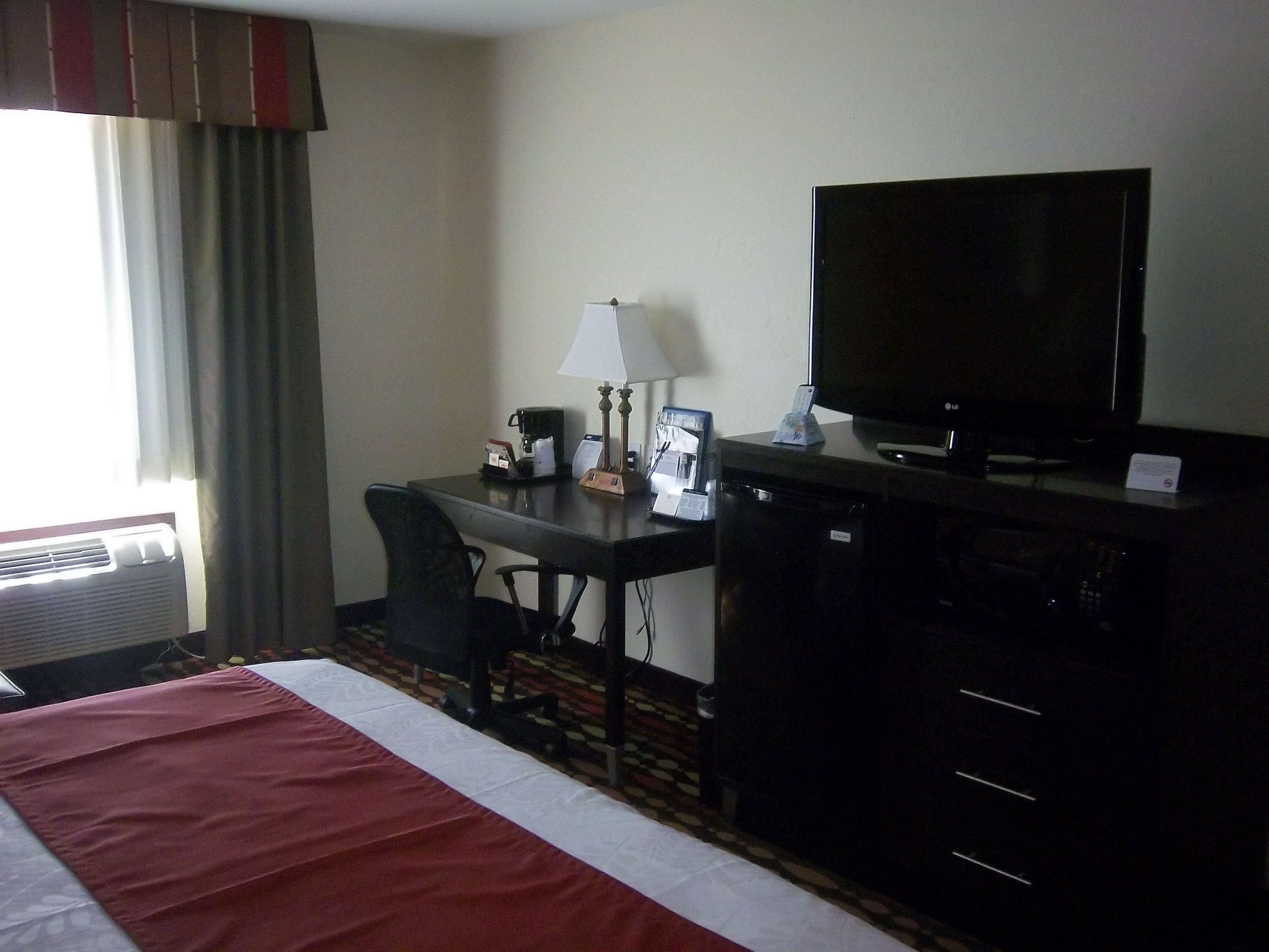 Best Western Greentree Inn & Suites