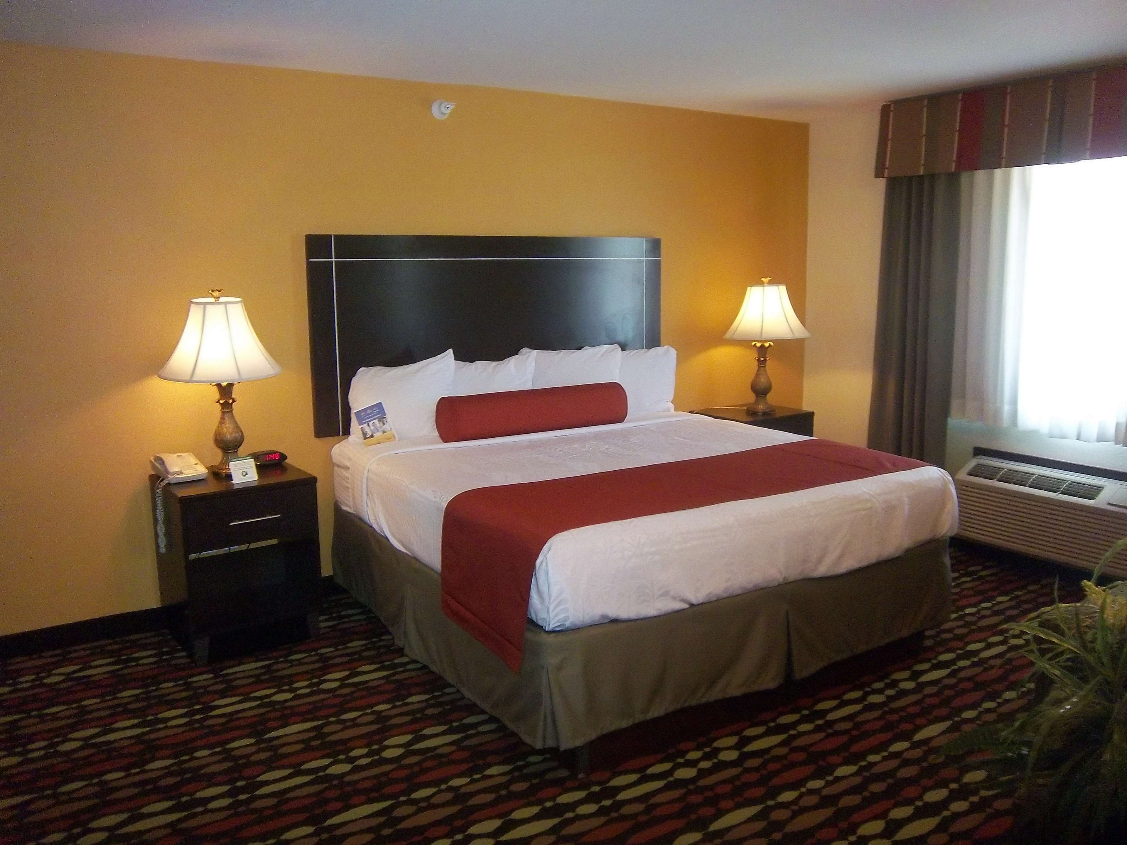 Best Western Greentree Inn & Suites