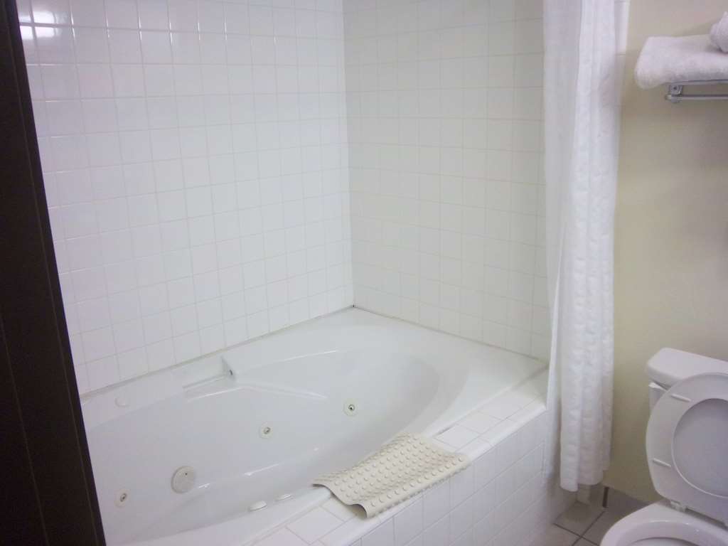 Best Western Greentree Inn & Suites