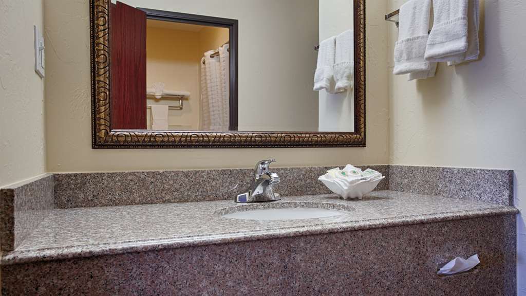 Best Western Greentree Inn & Suites