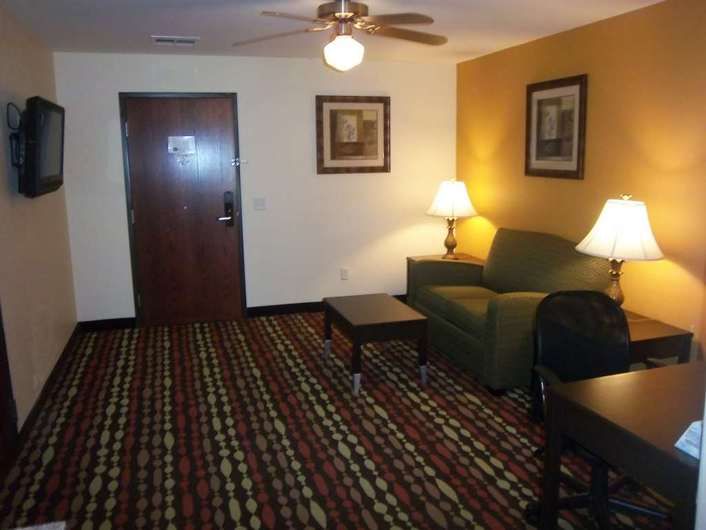 Best Western Greentree Inn & Suites