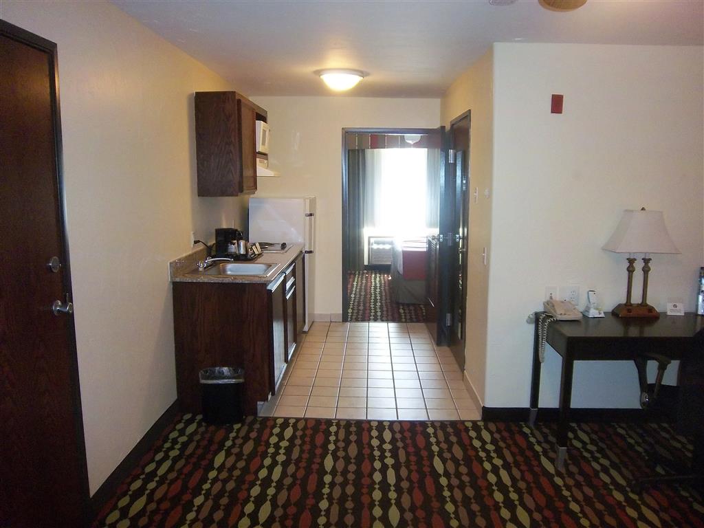 Best Western Greentree Inn & Suites