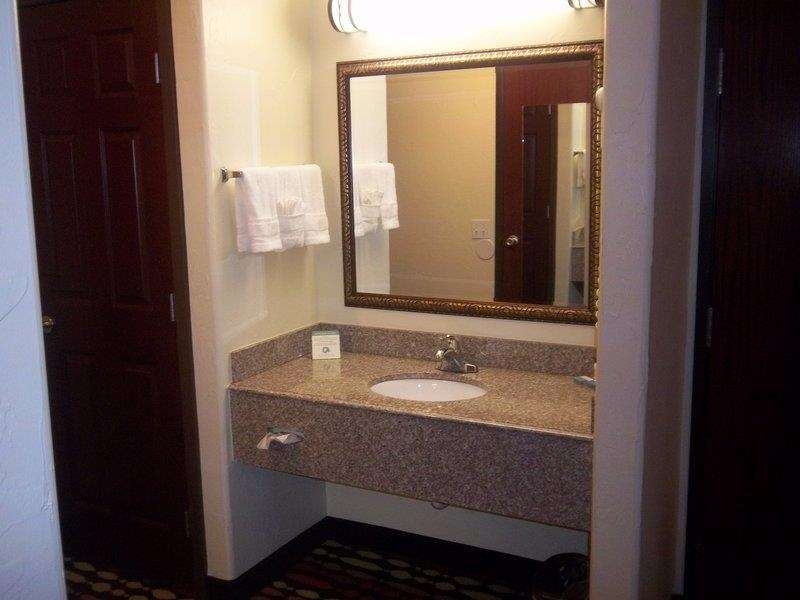 Best Western Greentree Inn & Suites