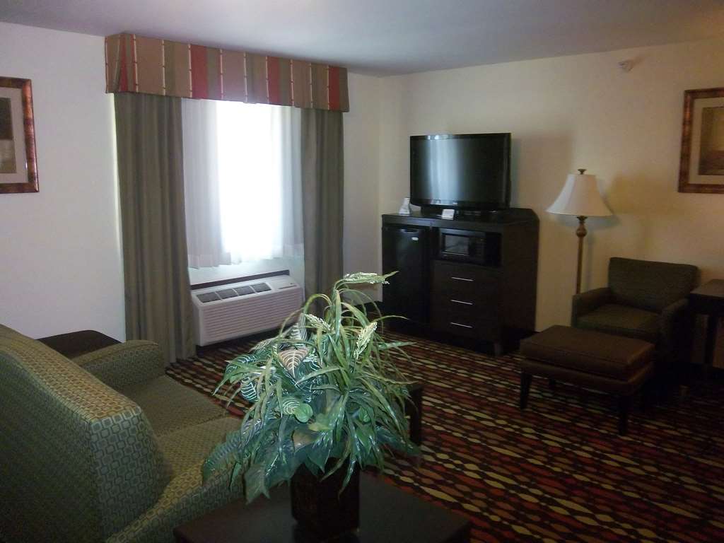 Best Western Greentree Inn & Suites