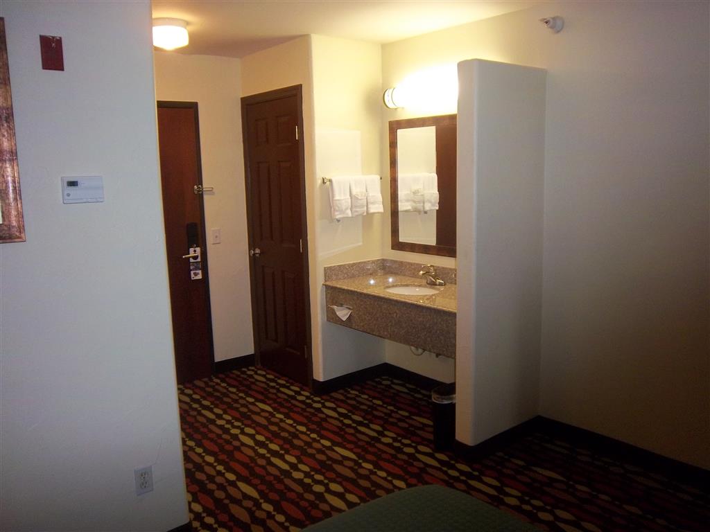 Best Western Greentree Inn & Suites