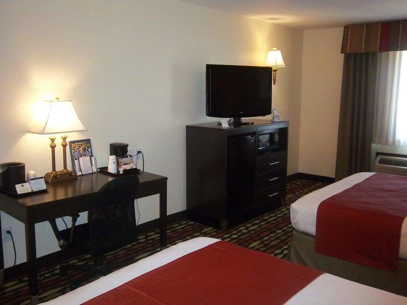 Best Western Greentree Inn & Suites