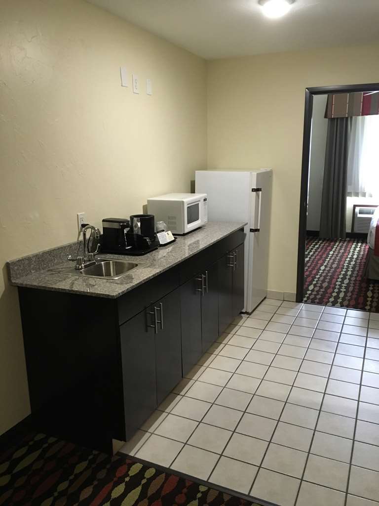 Best Western Greentree Inn & Suites