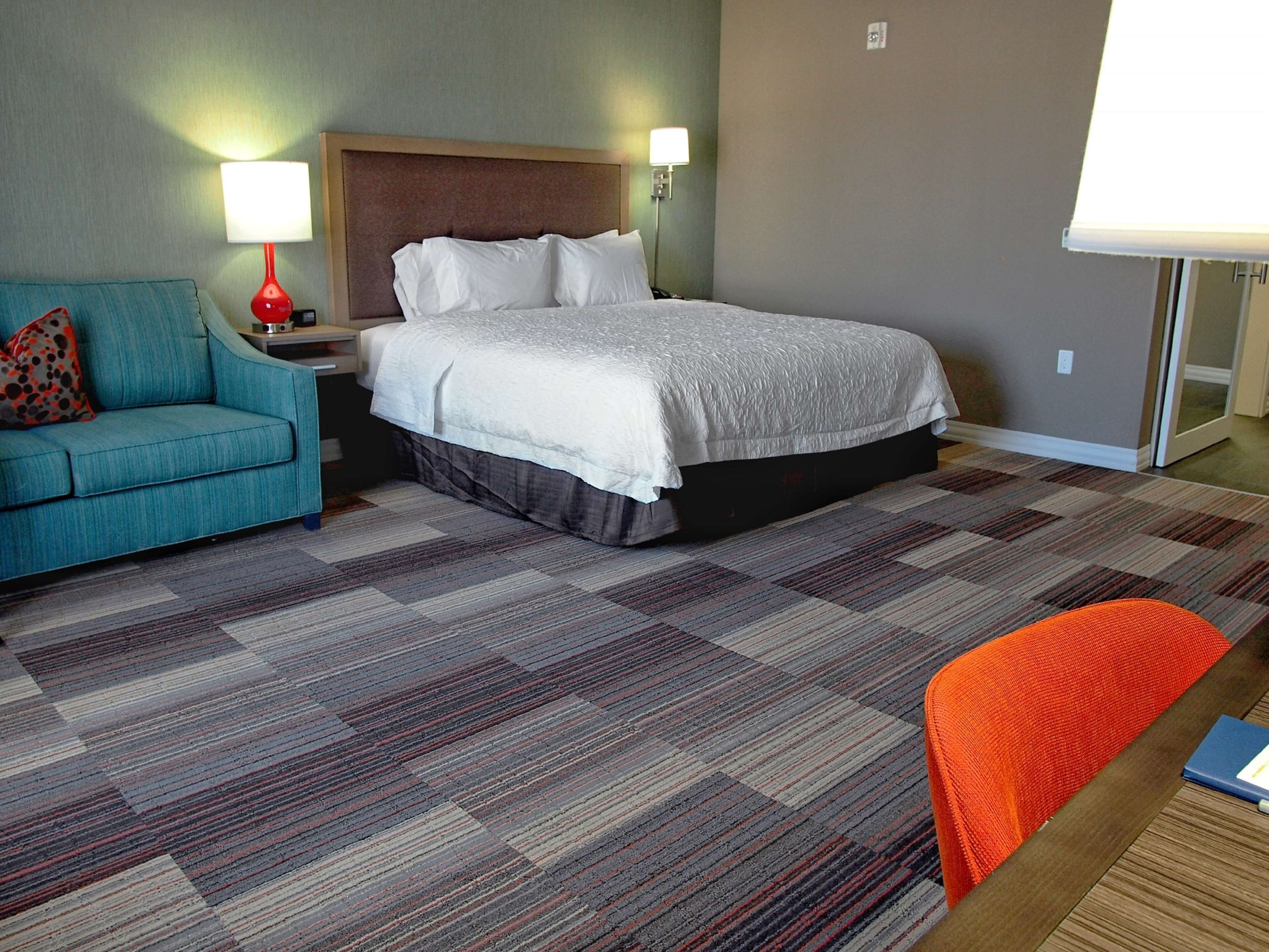 Hampton Inn & Suites Moore