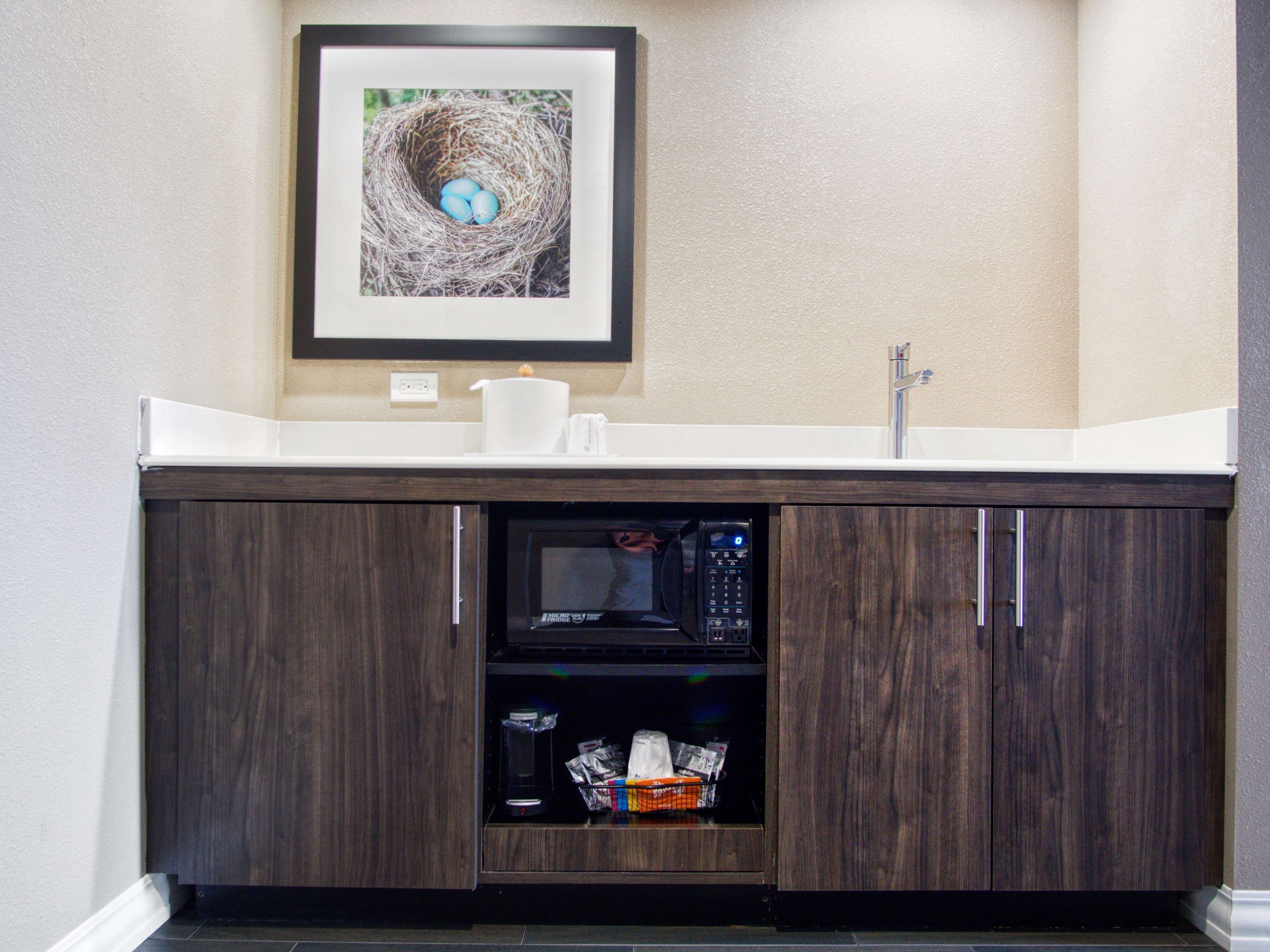 Hampton Inn & Suites Moore