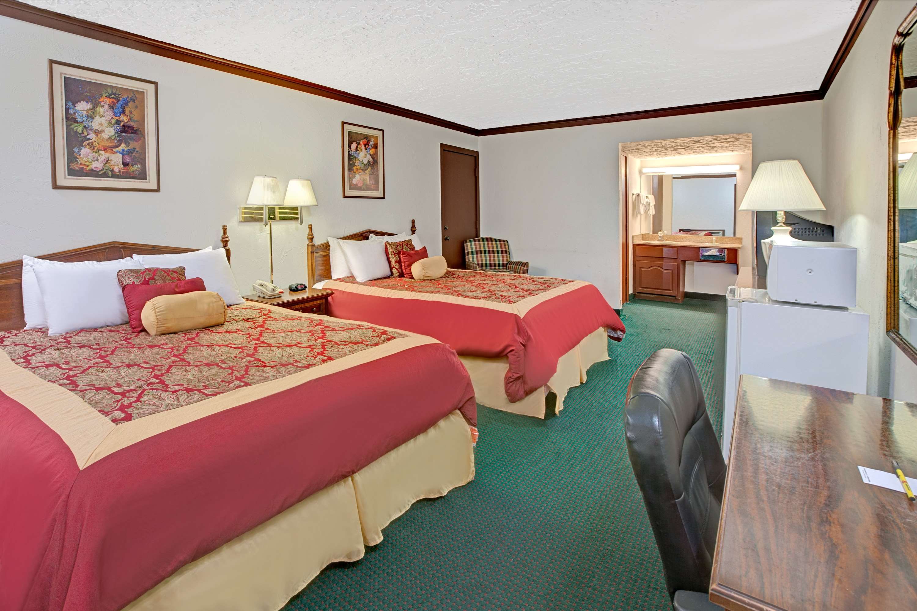 Super 8 by Wyndham City of Moore