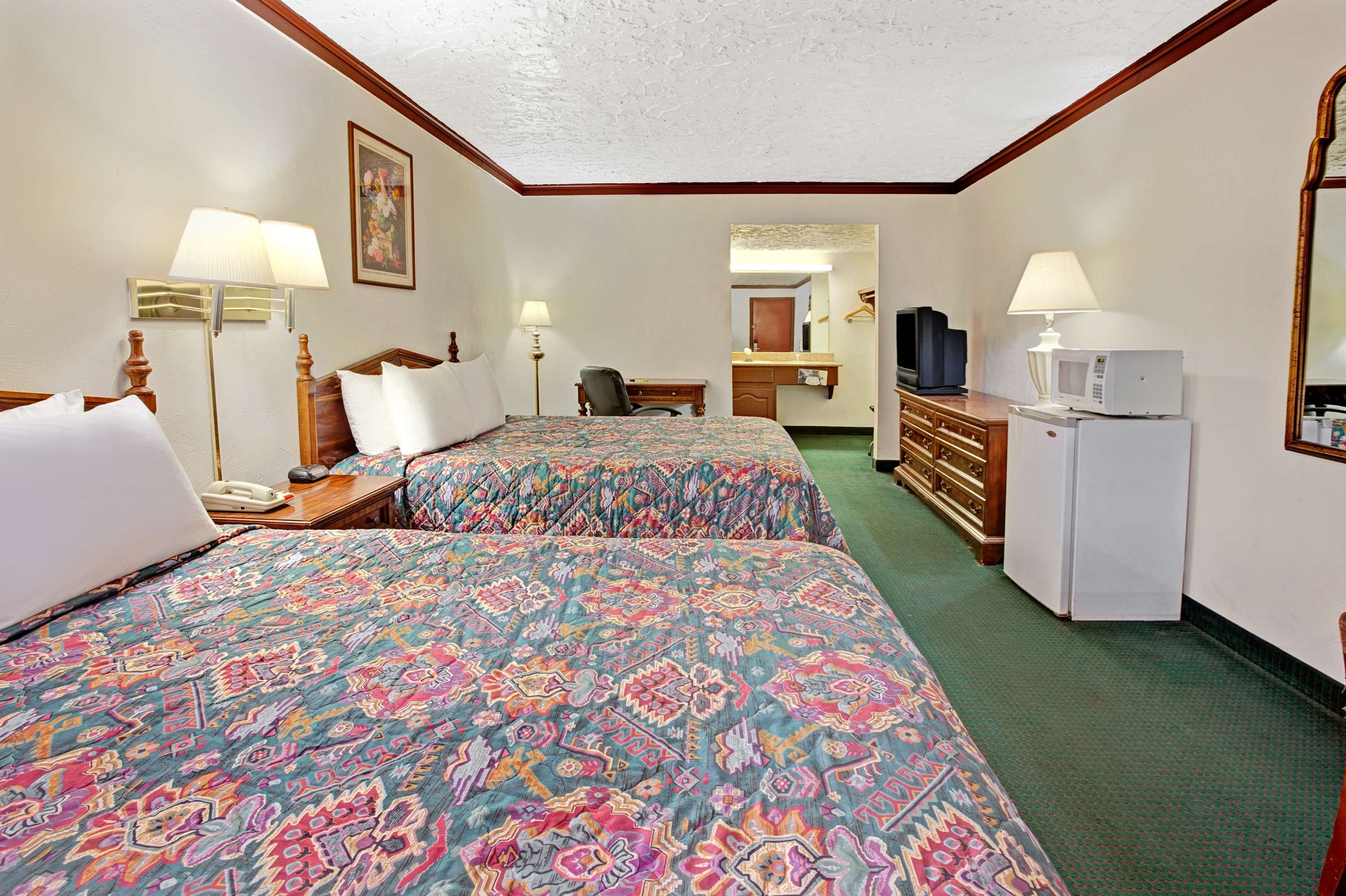 Super 8 by Wyndham City of Moore