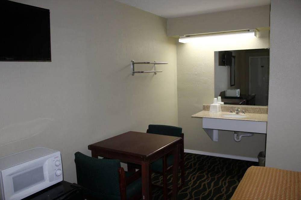 Budget Inn