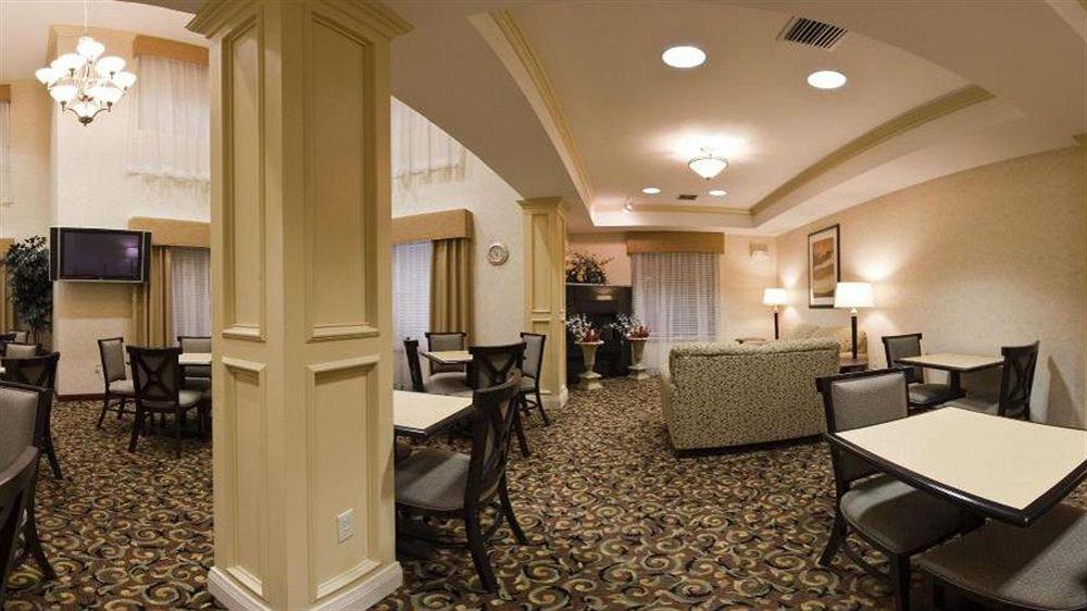 Holiday Inn Express & Suites Muskogee